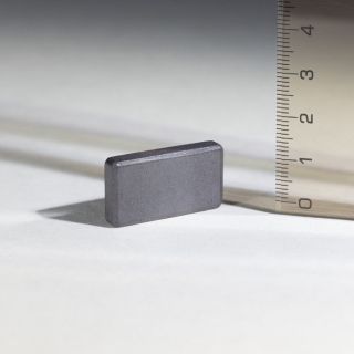 Feritový magnet kvádr 28x15x5mm